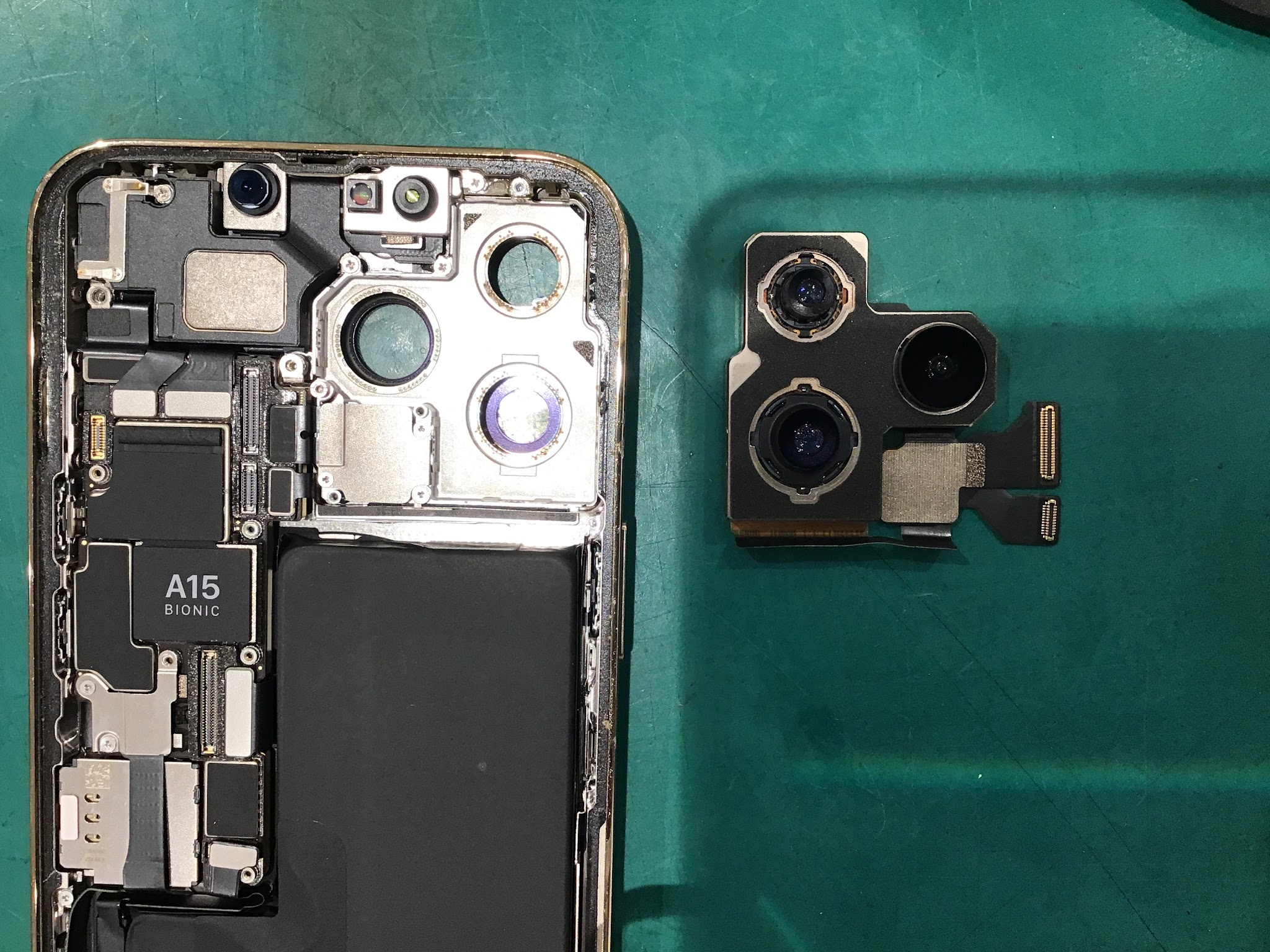 iPhone13Proのカメラ交換を行いました。【スマホ修理工房丸井錦糸町店】